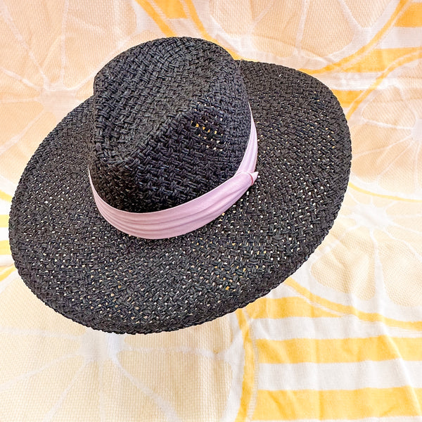 Black straw hat with pink band