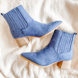 Yitty Blue Suede